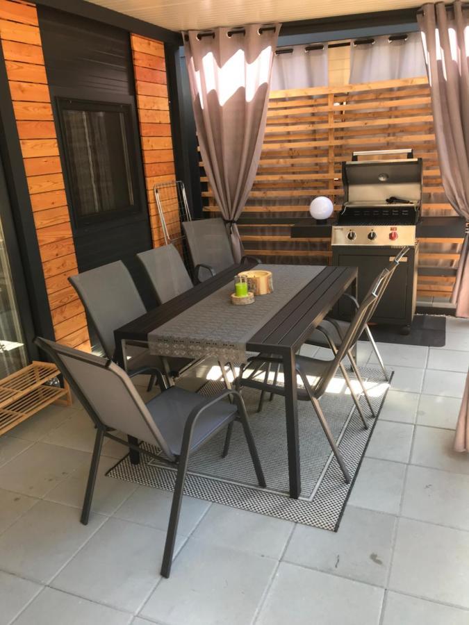 H&S Mobile Home Привлака Экстерьер фото